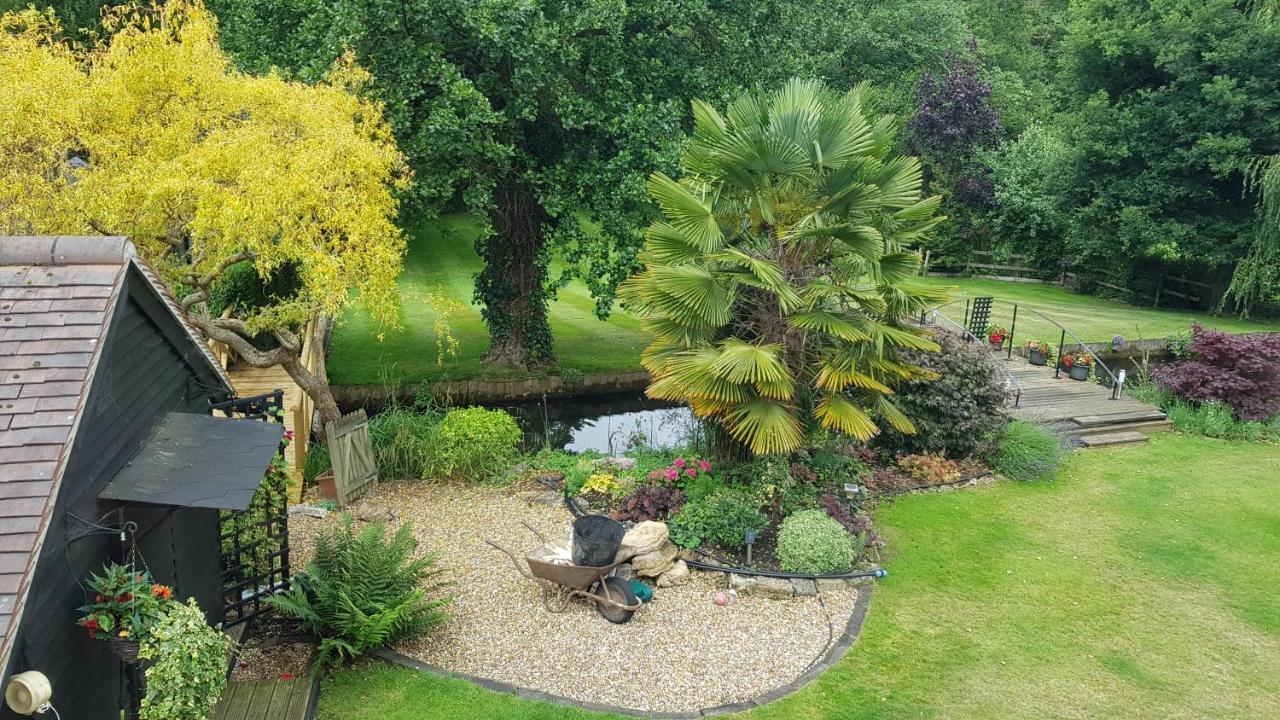 Riverside Lodge Pied A Terre Fordingbridge Buitenkant foto