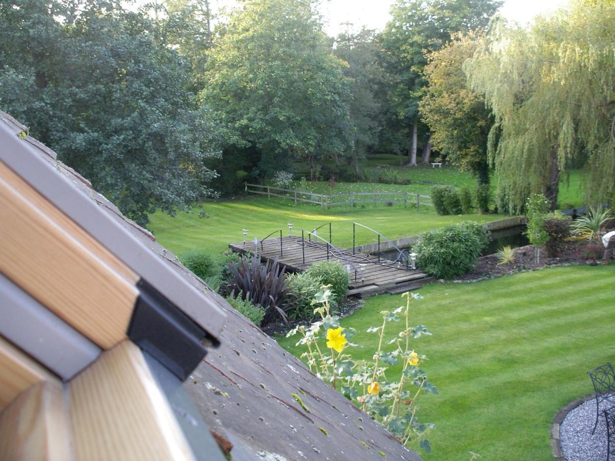 Riverside Lodge Pied A Terre Fordingbridge Buitenkant foto